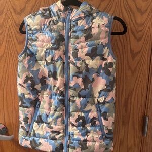 Girls Butterfly Camo Puffer Vest Size 164 (Youth L 12–14)